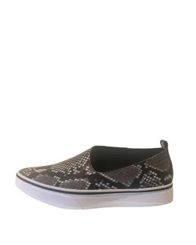 All Black - Women's Side Scoop Sneaker