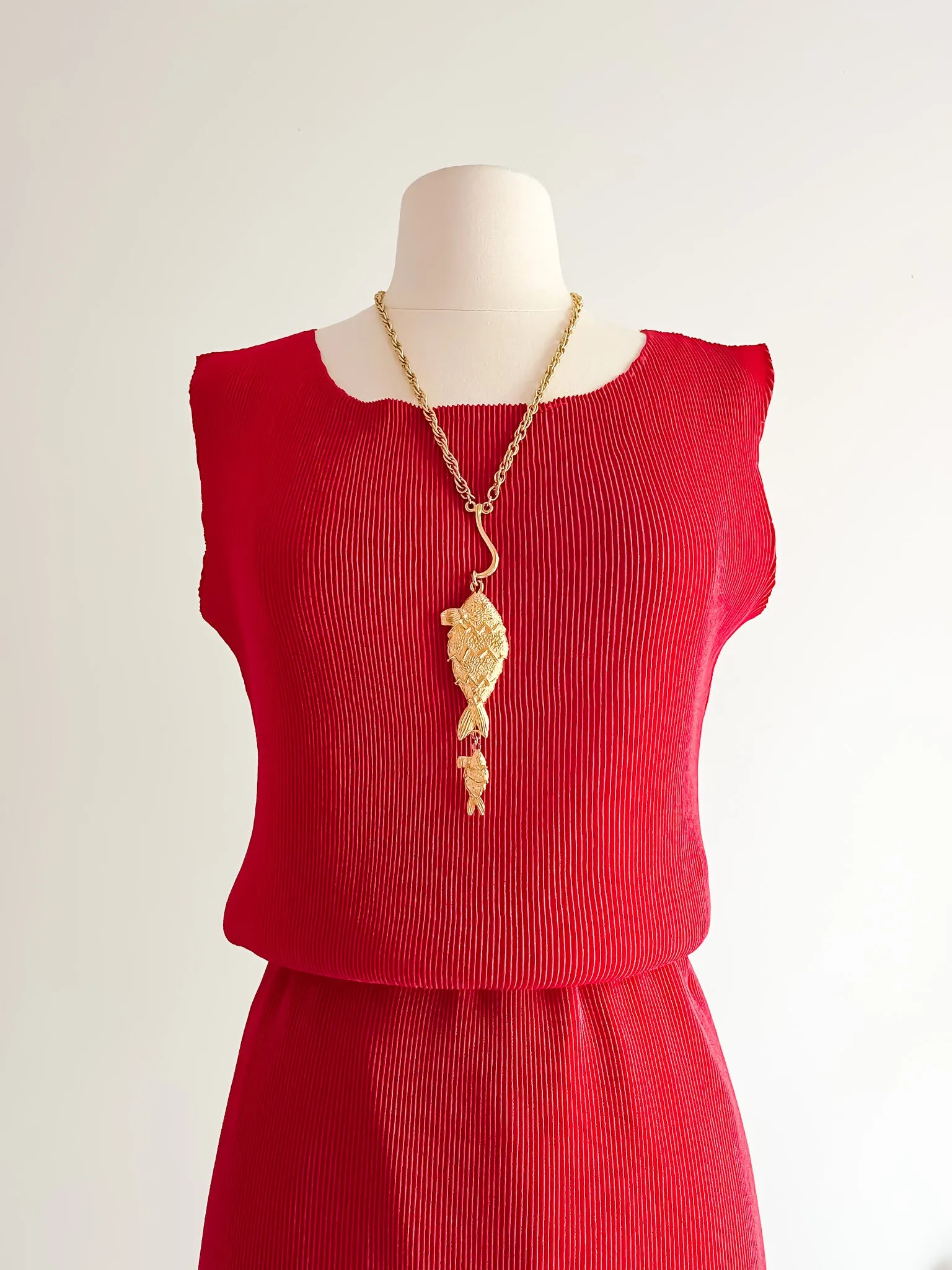 Amazing Minimalist Siren Red Elizeh Two Piece Set / Sz L