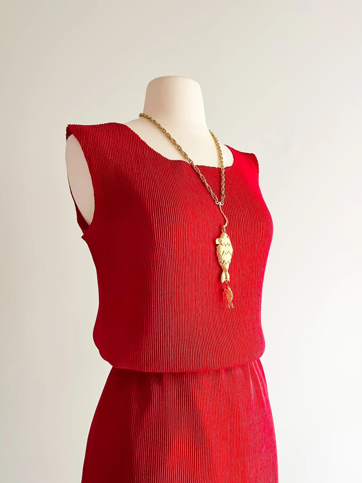 Amazing Minimalist Siren Red Elizeh Two Piece Set / Sz L