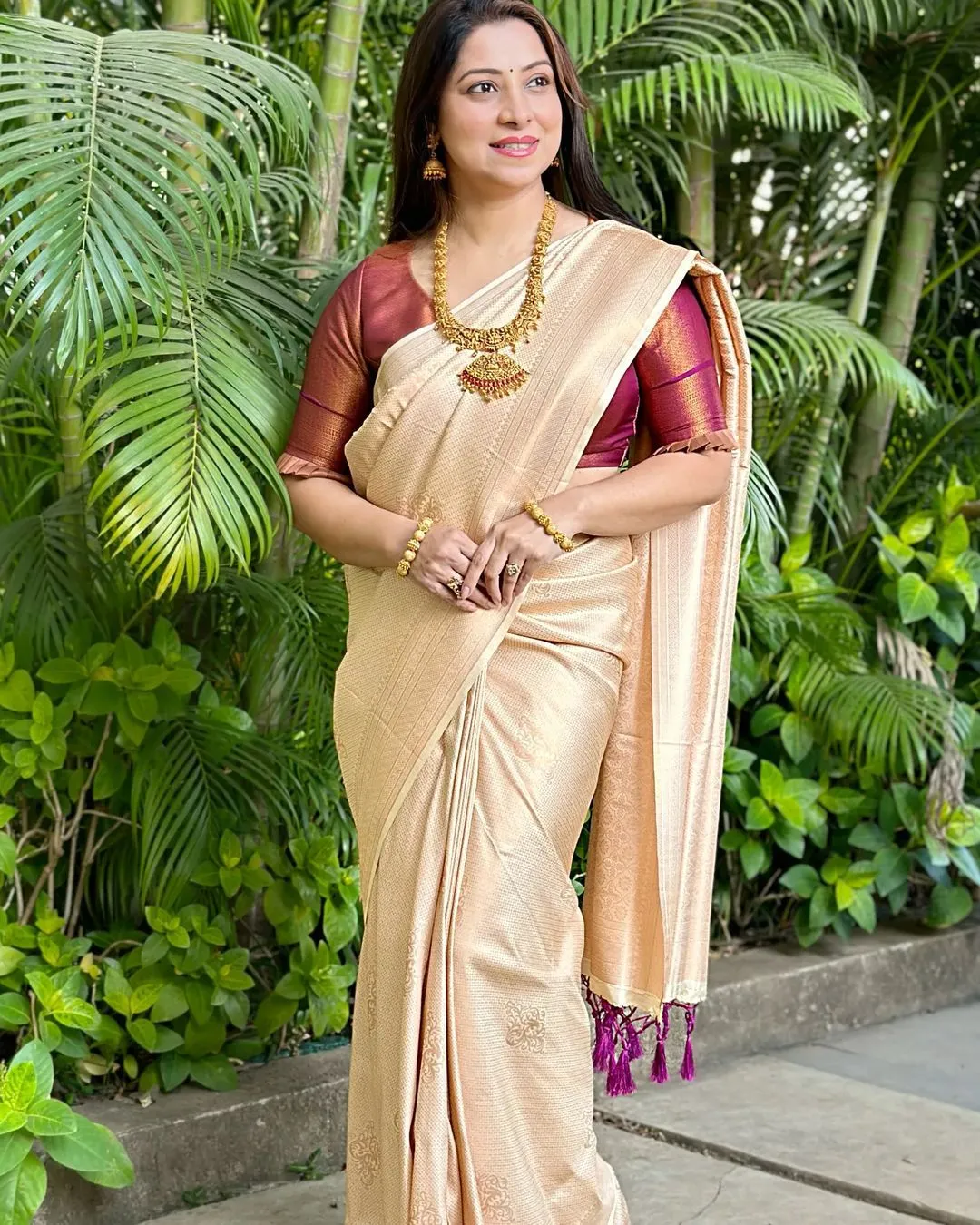 Fantabulous Cream Soft Silk Saree With Tempting Blouse Piece