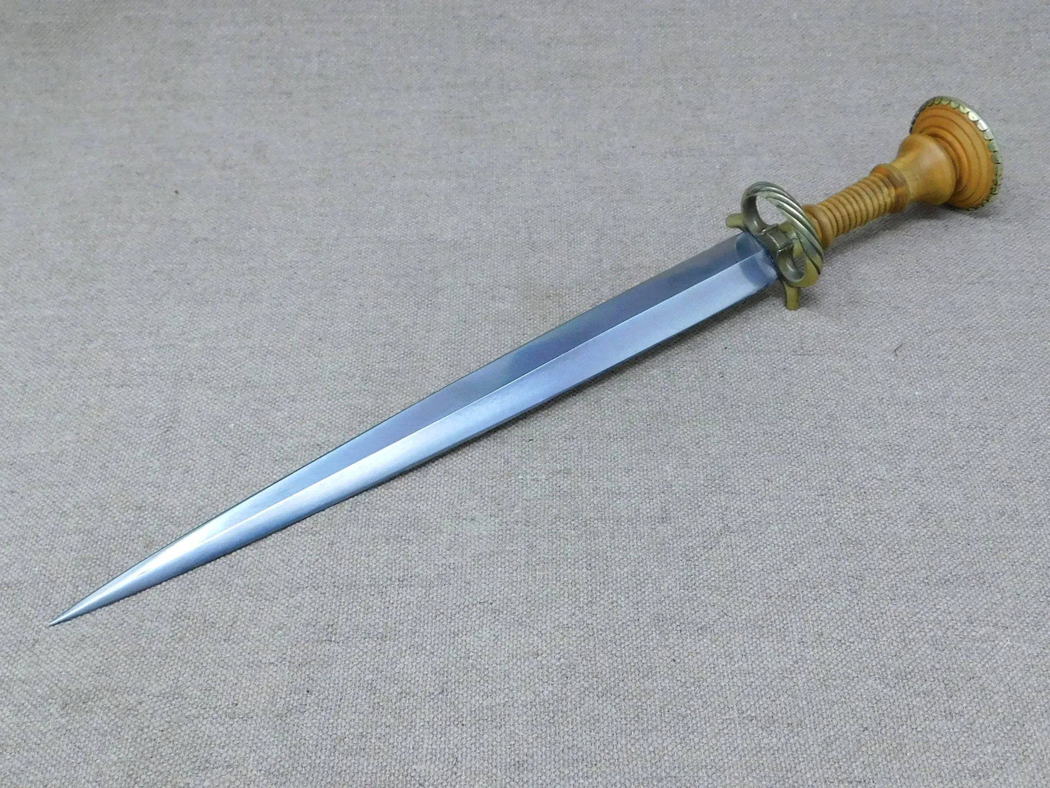 Half ring 'twist' Landsknecht dagger