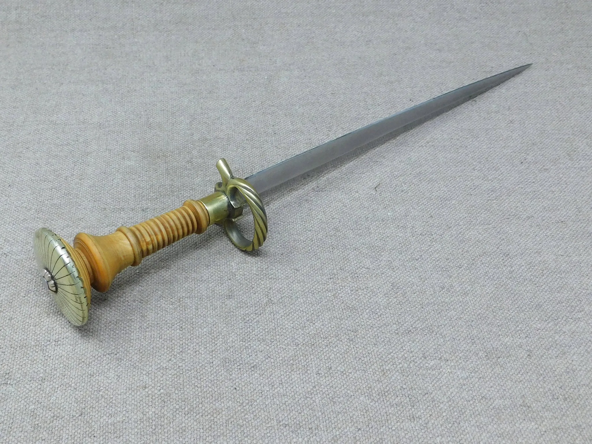 Half ring 'twist' Landsknecht dagger