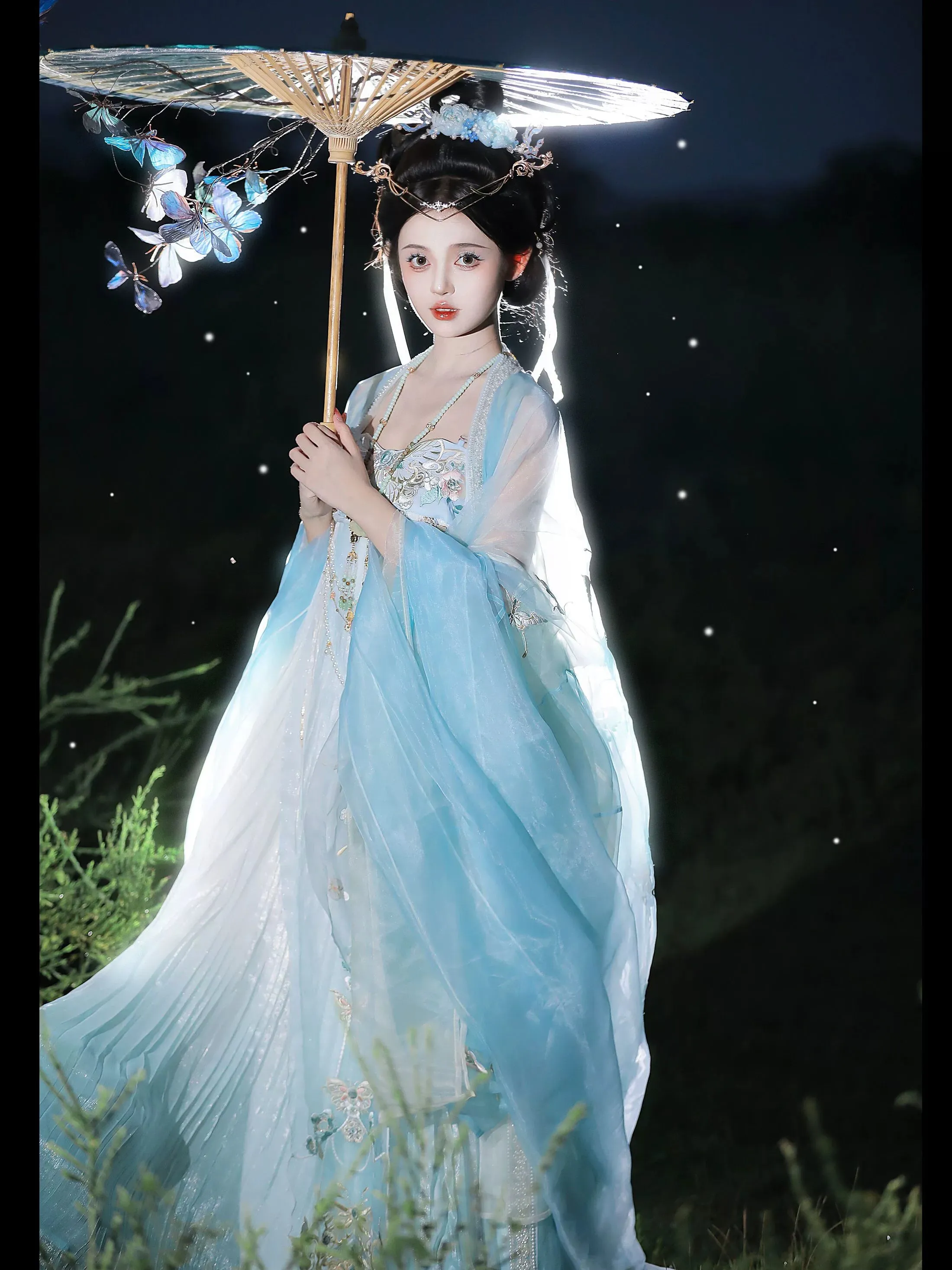 Tang Dynasty | Princess Ensemble: Embroidered Chest-length Wrap Skirt & Flowing Blue Big-sleeved Dress